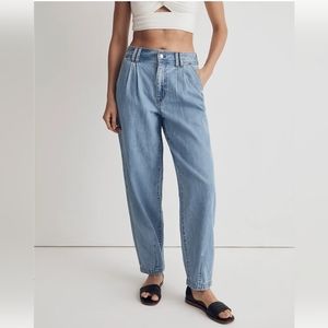 Madewell High Waisted Pleated Baggy Jeans Light Wash Size 31